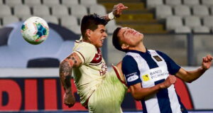 Axel Moyano marca el gol del triunfo para Alianza Lima